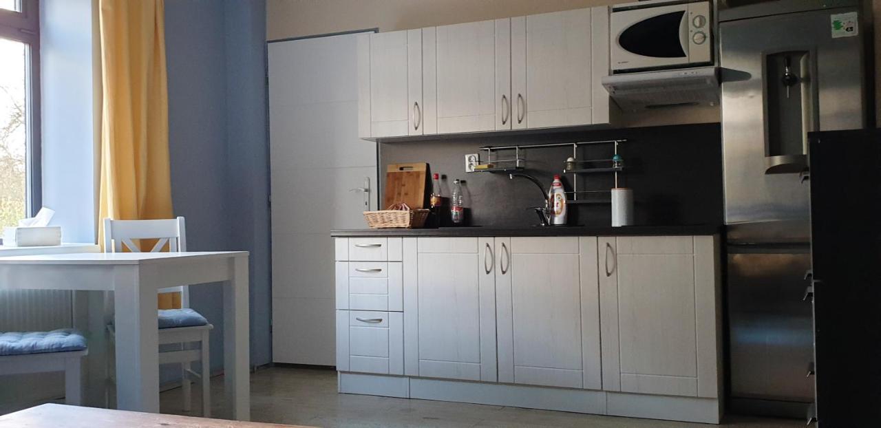 2 Bedrooms House With Enclosed Garden And Wifi At Slezska Острава Екстериор снимка